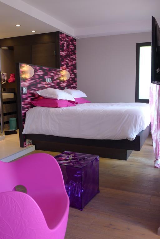 Le Clos Du Lac - Location De Chambres 维里尔·杜·拉克 外观 照片