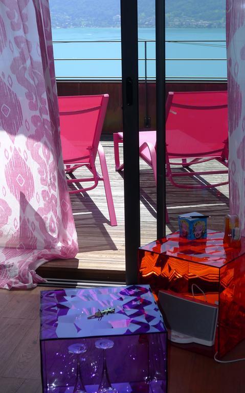 Le Clos Du Lac - Location De Chambres 维里尔·杜·拉克 外观 照片