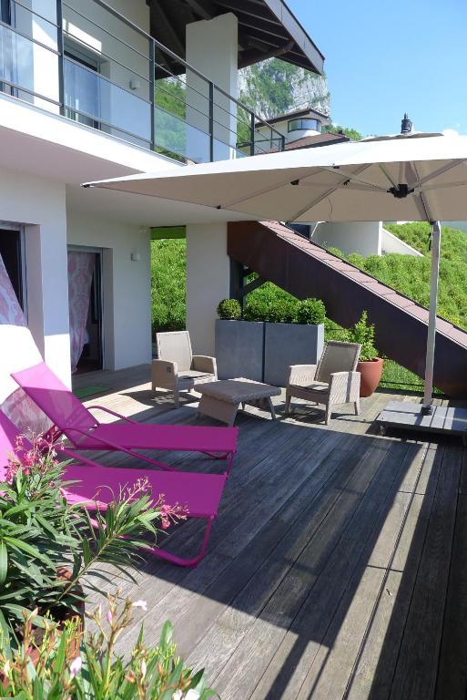 Le Clos Du Lac - Location De Chambres 维里尔·杜·拉克 外观 照片